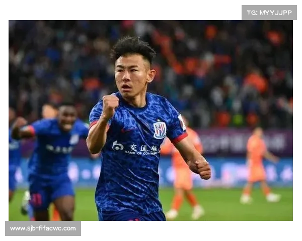 于汉超或将淡出申花首发阵容 新王牌已签约至2026年力争上位 于汉超或将淡出申花首发阵容 新王牌已签约至2026年力争上位